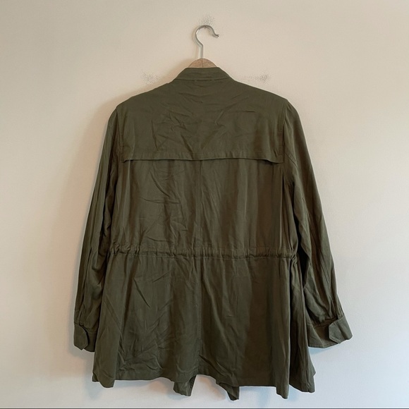 En Creme Green Cascade Front Lightweight Jacket - Picture 5 of 6